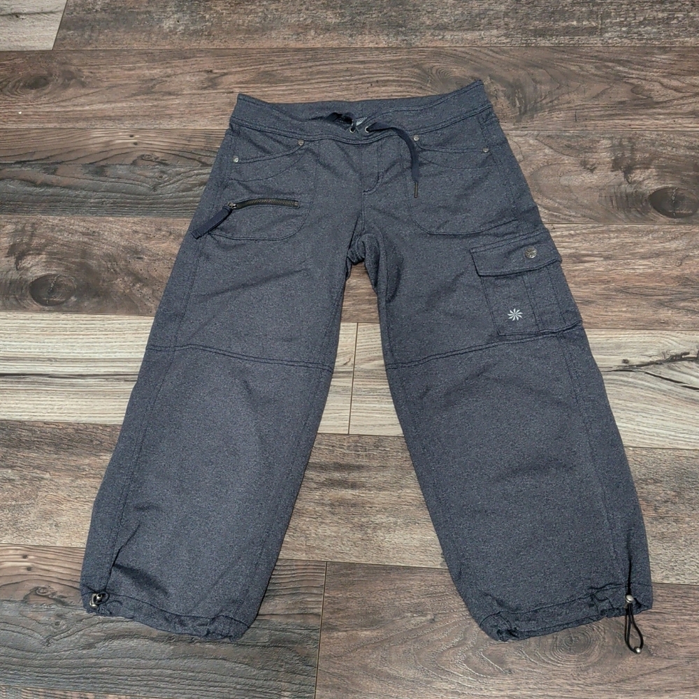 XS Athleta Bettona Boyfriend capri cargo Bluish Gray